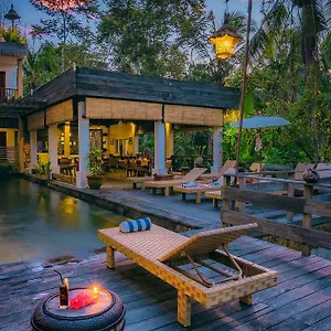 Alam Sembuwuk Vakantiepark